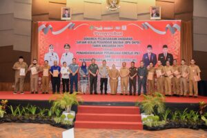Serahkn DPA SKPD 2024, Bupati Kasmarni Ingatkan Untuk Selalu Pelajari dan Pahami