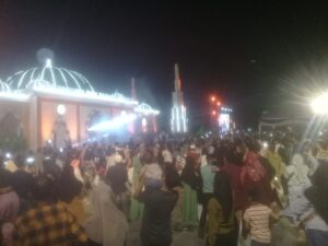 Opick menghibur warga kota Dumai melalui lagu Religius islami