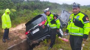 Kecelakaan Tunggal di Jalan Tol Pekanbaru-Dumai, Toyota Inova Hilang Kendali