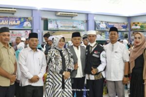 AKBP (Purn) H. Asmar Sambut Kepulangan Jamaah Haji Meranti ke Asrama Haji Kota Batam