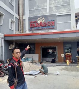 ketua Team Libas Meranti, T.L. Sahanry S.Pd Angakat bicara adanya keluar masuk anak-anak dibawah umur di Hotel Grand Meranti