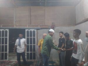 menyantuni anak yatim di Kewalian labuh baru timur hari ini dan sekaligus wirid rutin bersama para jamaah majlis dzikir al hidayah kewalian labuh baru timur