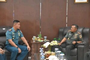 DISAMBUT HANGAT DI MAKO LANAL DUMAI, DANREM 031/WB JALIN SILATURAHMI DENGAN DANLANAL DUMAI.