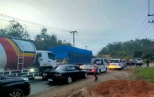 Macet Parah di Jalan Tanjung Alai Lintas Riau-Sumbar, Imbas Pengendara Bandel Abaikan Aturan