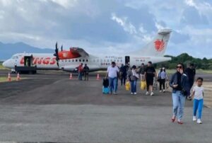 Gelombang Kencang, Jumlah Penumpang Pesawat di Bandara Letung Meningkat