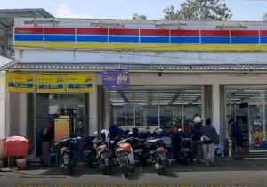 PARKIR ALFAMART INDOMARET GRATIS LAGI? DPRD PEKANBARU AKAN EVALUASI PIHAK KETIGA PENGELOLAAN PARKIR