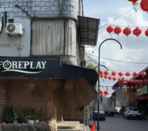 DI LUAR TANGGAL-TANGGAL TERSEBUT, TEMPAT HIBURAN MALAM DIIZINKAN BEROPERASI DENGAN JAM TERBATAS